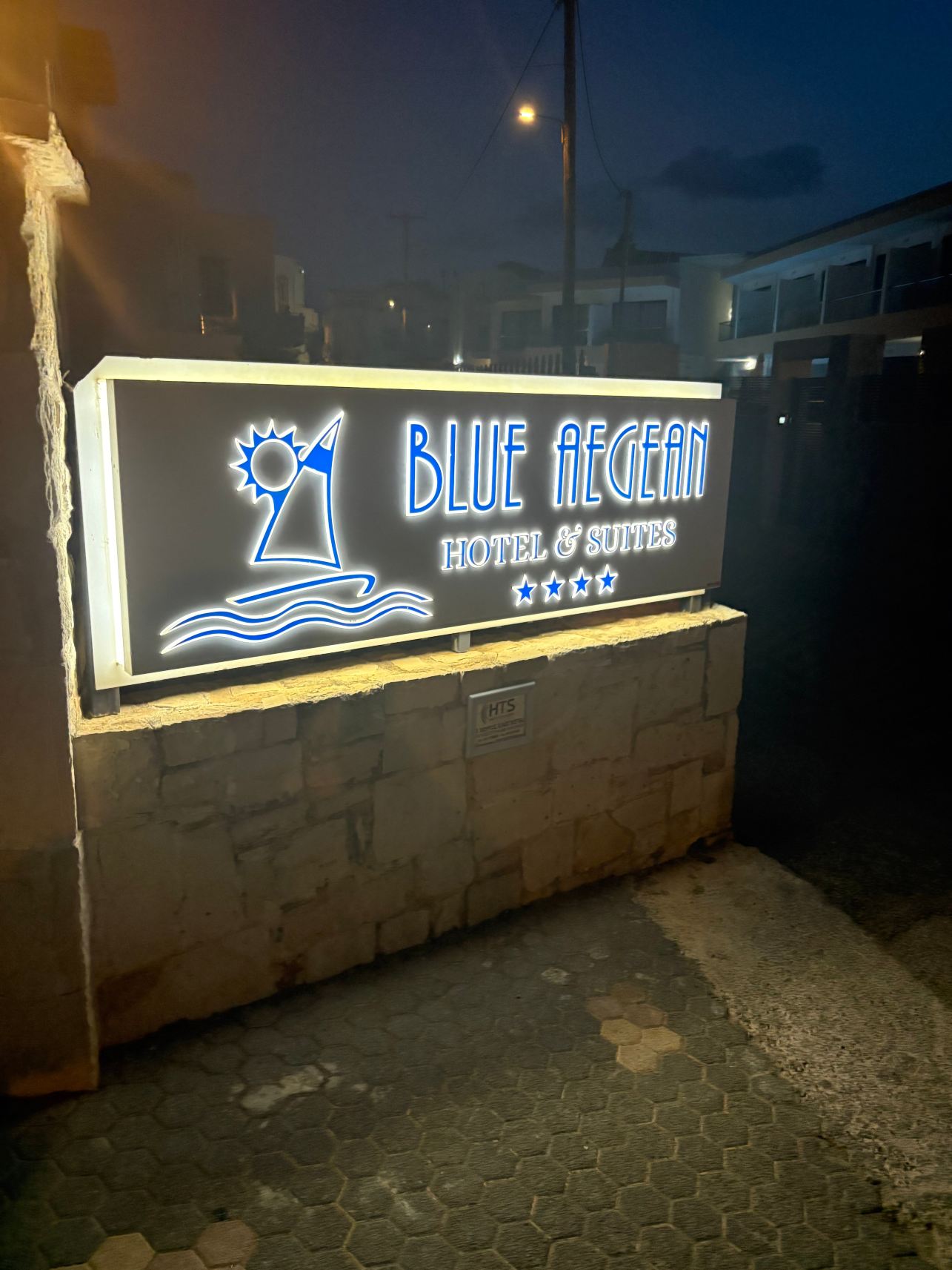 蓝色爱琴海套房酒店-旅行者
