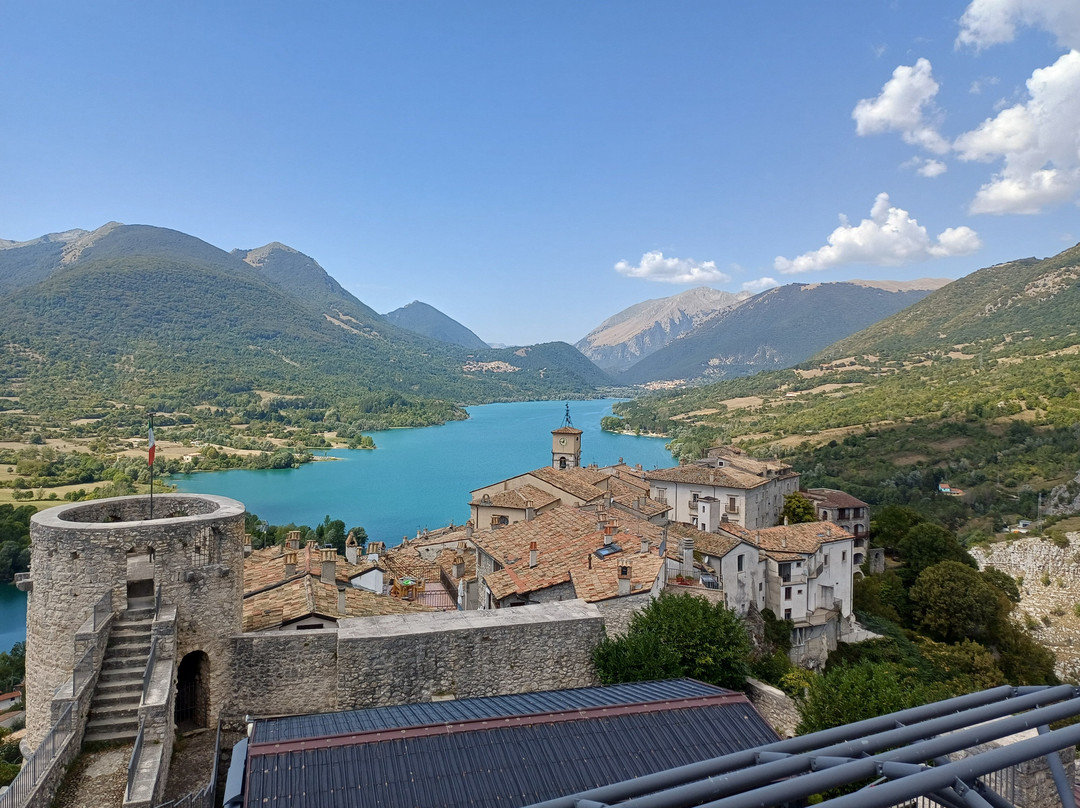 Castello Monumentale-Barrea必去景点