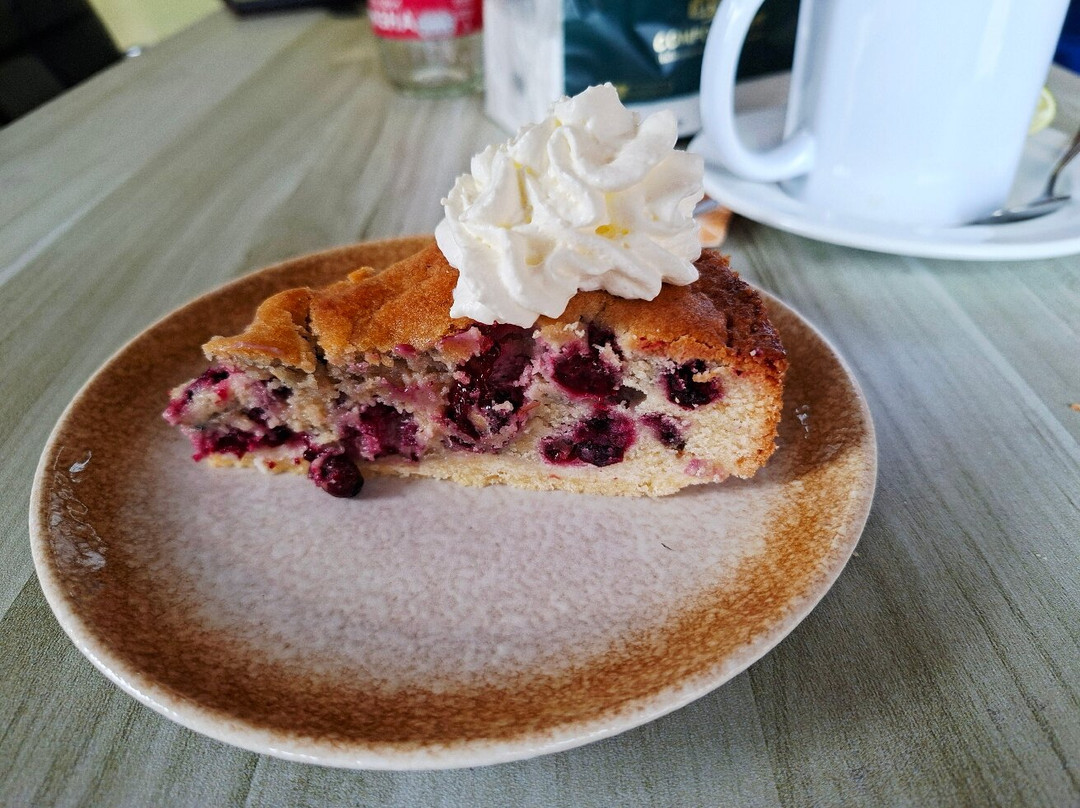 Yupa Salon With Coffee And Cake
