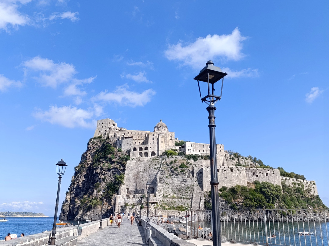 伊斯基亚旅游景点-Castello Aragonese