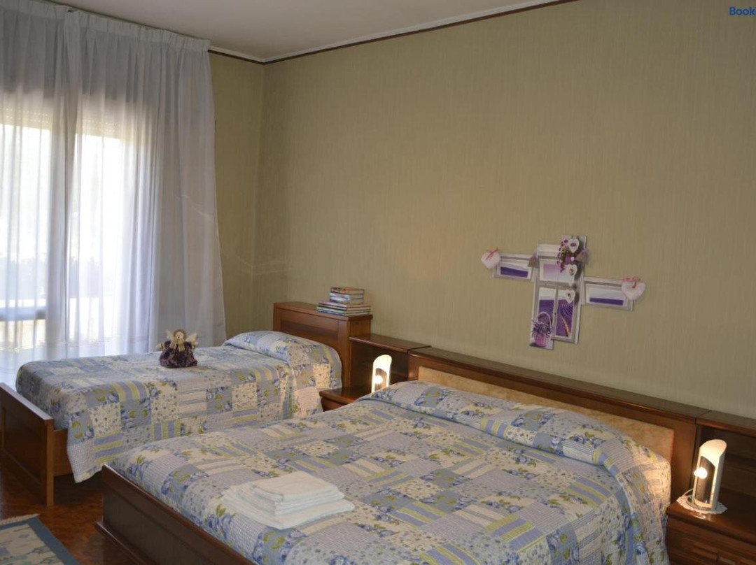 Modern Cozy Apartment Near the Colosseum in Rome