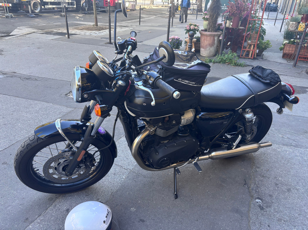 Darcos location Moto Bastille-巴黎必去景点