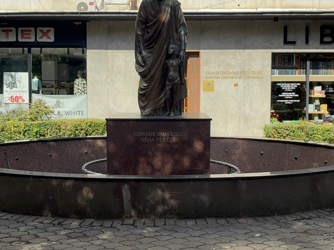 Statue of Mother Tereza-普里什蒂纳必去景点