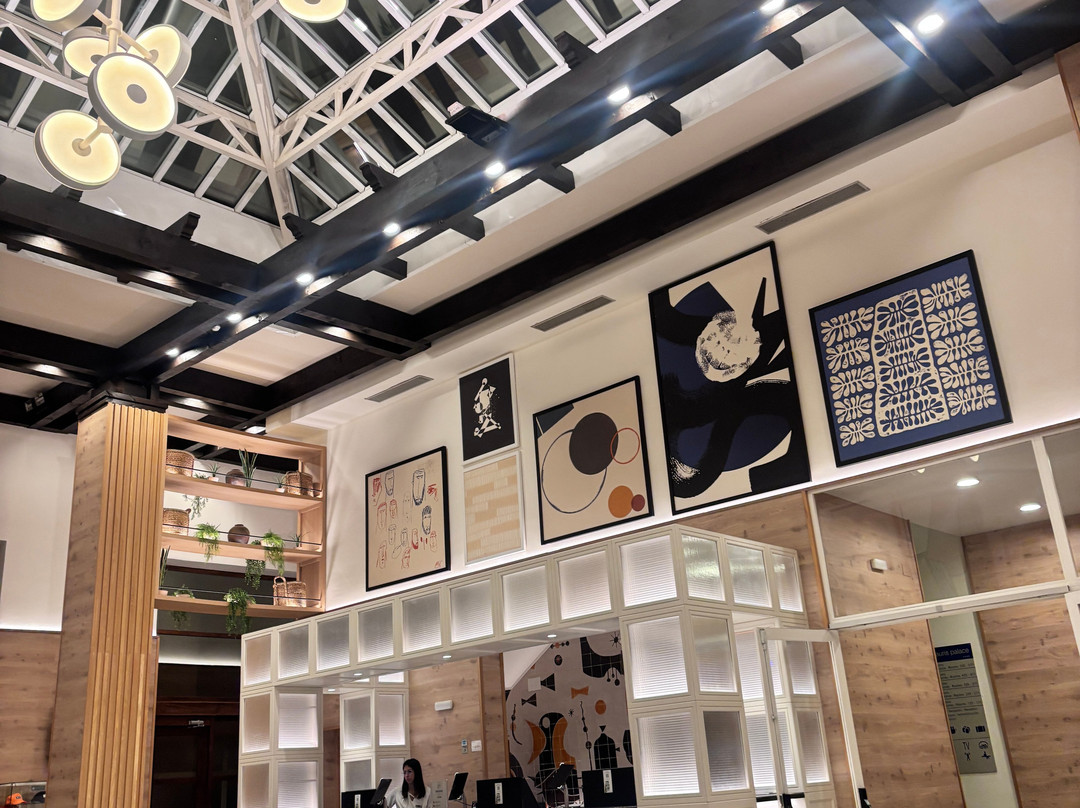 H10萨鲁皇宫酒店主图
