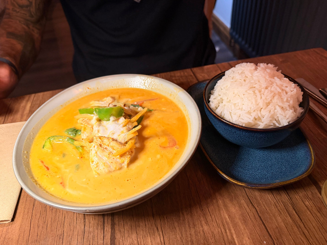 Thai At Crossroads Inn
