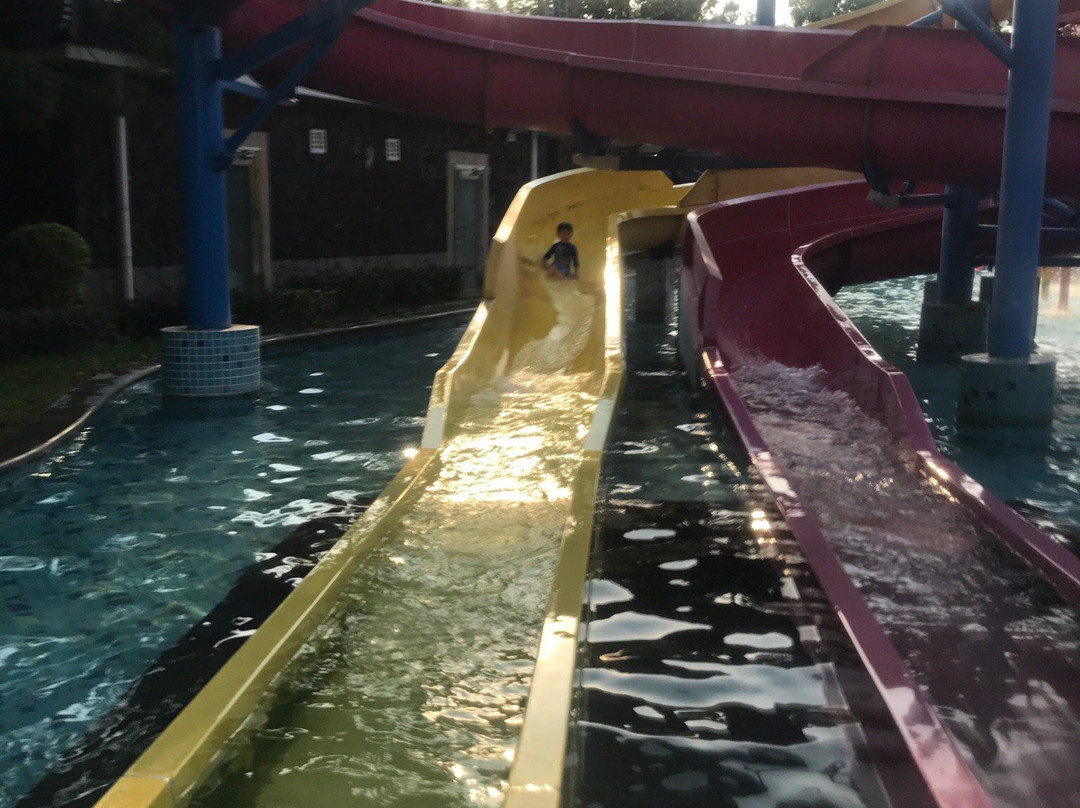 叶园温泉度假酒店主图