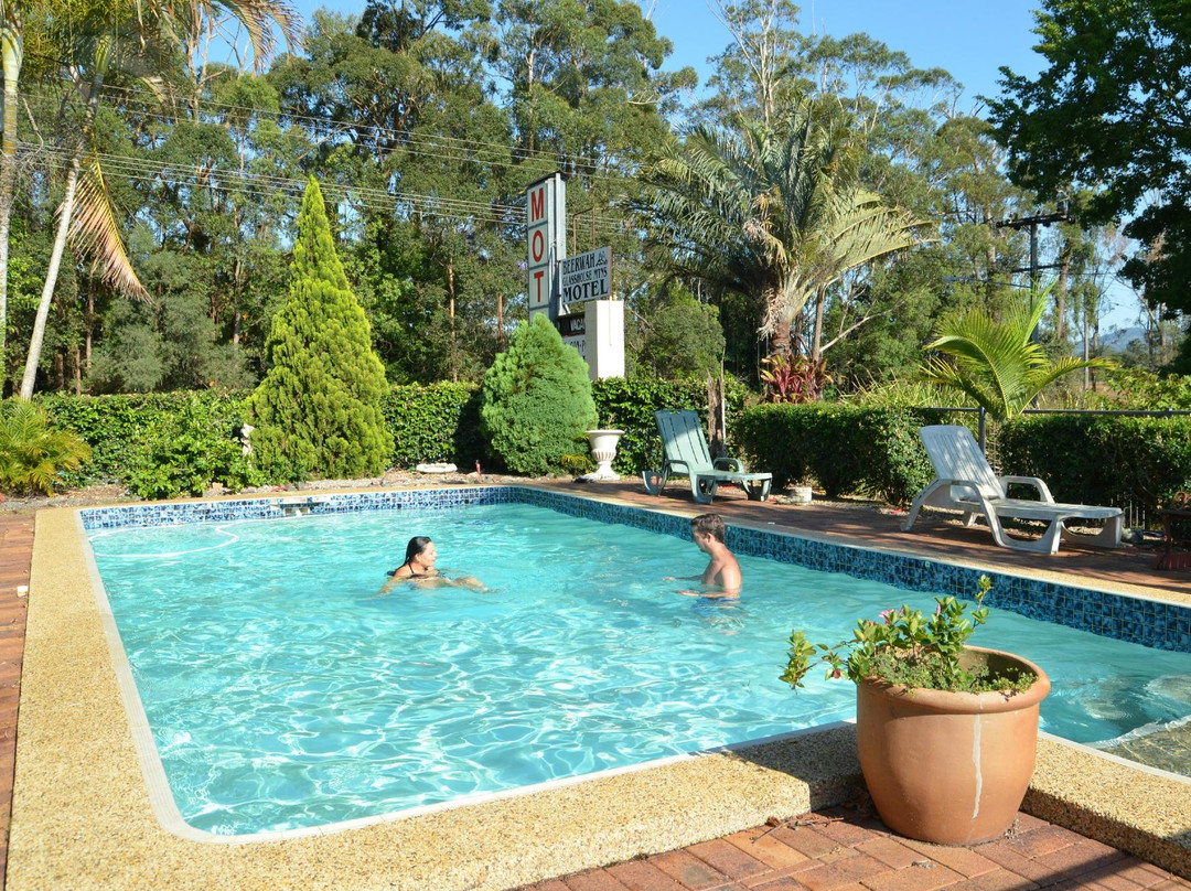 Beerwah Glasshouse Motel