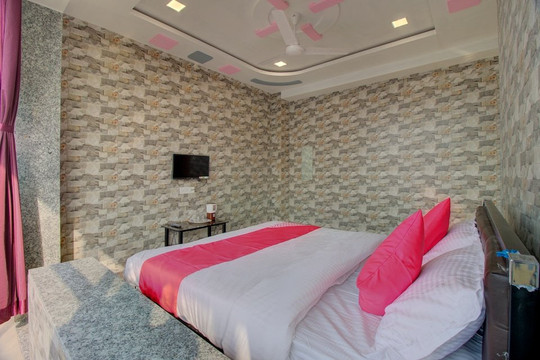 OYO 28619 Hotel Dsk Valley Inn