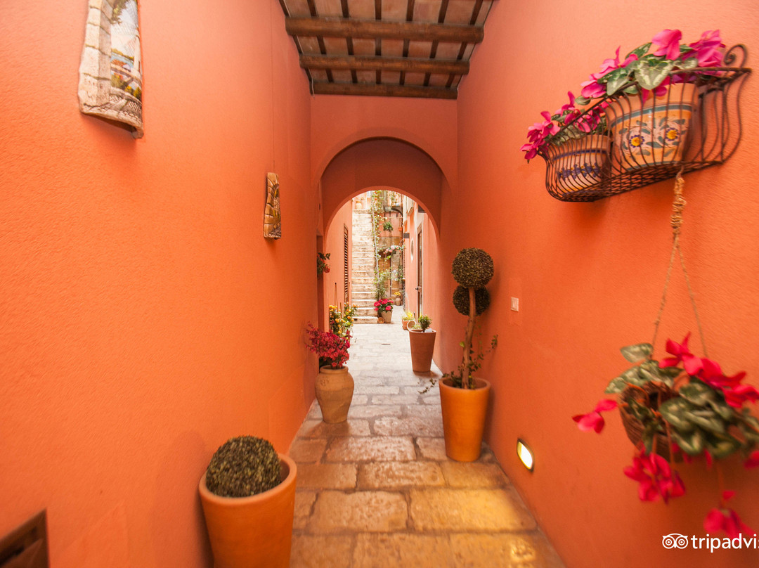 特拉帕尼省酒店住宿-Il Cortile Fiorito srl