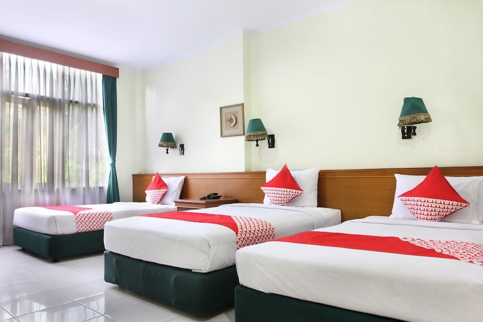 OYO 1100 Galaxy Guesthouse