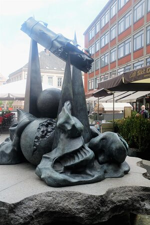 The Flying Suitcase-欧登塞必去景点