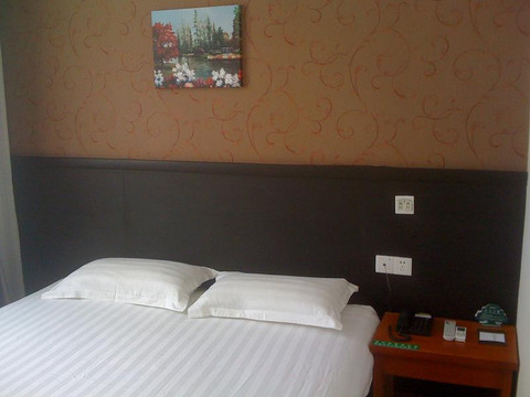 格林豪泰智选酒店(上海国家会展中心嘉怡路地铁站店)主图