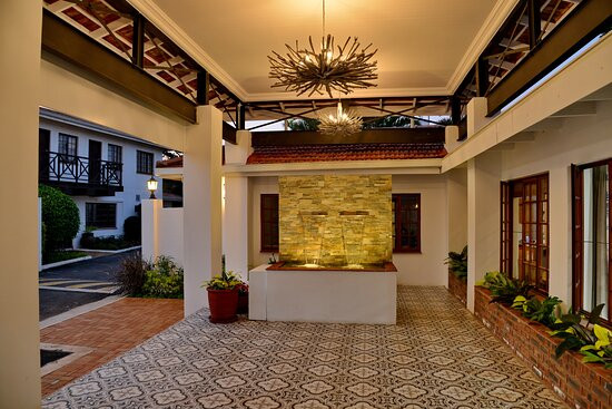 Pumula Beach Hotel主图