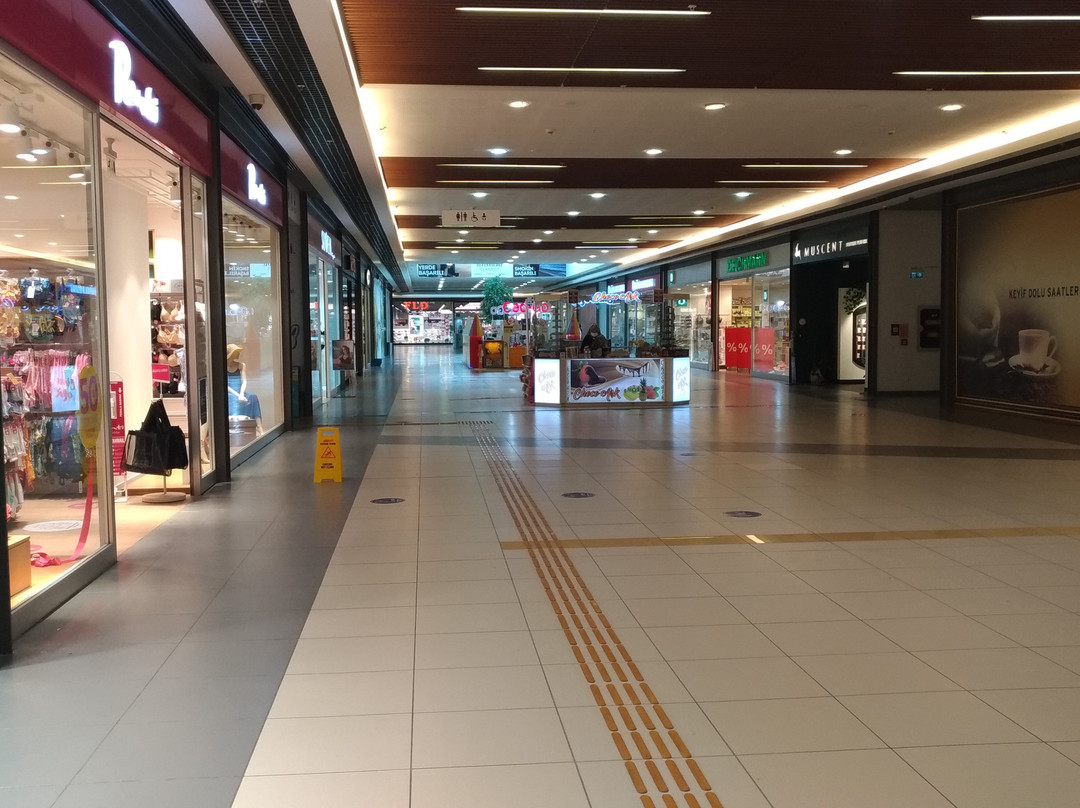 Sera Kutahya Alisveris ve Yasam Merkezi-Kutahya必去景点