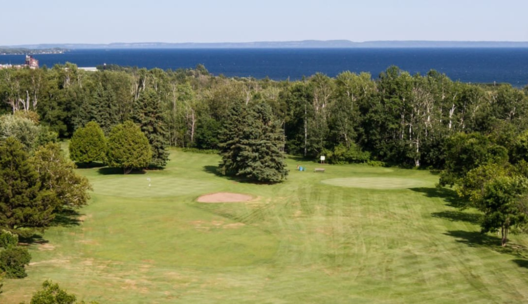 Strathcona Golf Course-桑德贝必去景点
