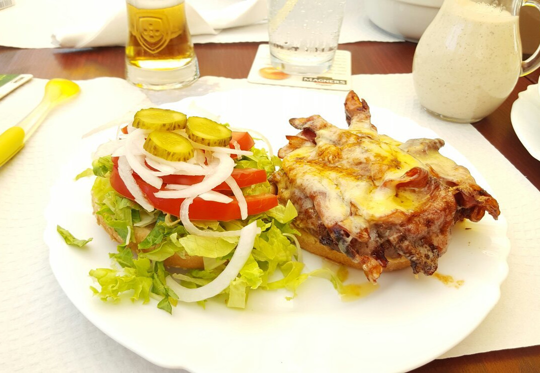 Manta Rota餐馆和美食-Mar's Bar