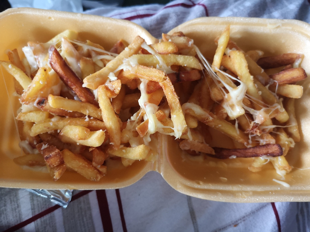 Chicken Land And Pizza