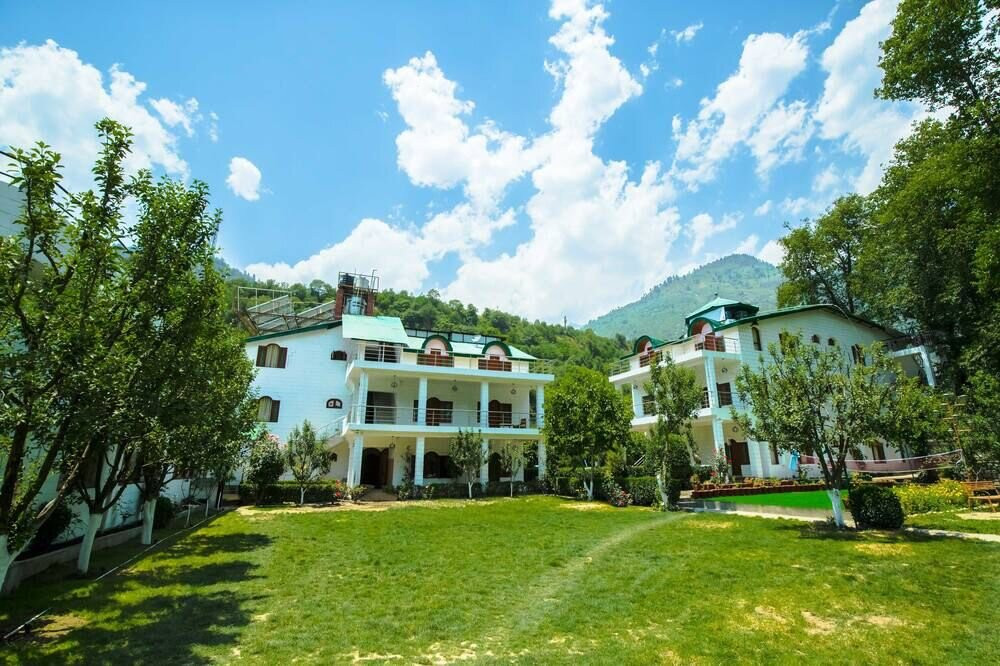 Apurwa Grand Resort And Fun Club