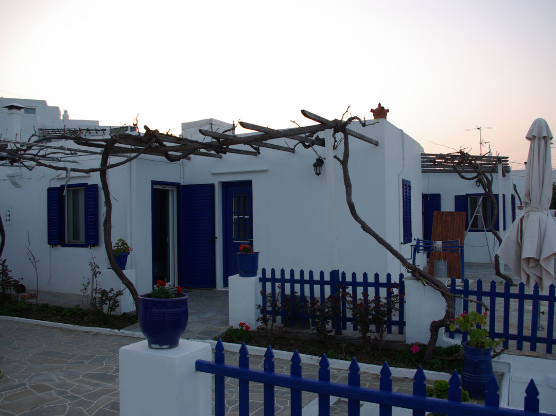 Dina's Rooms and Studios