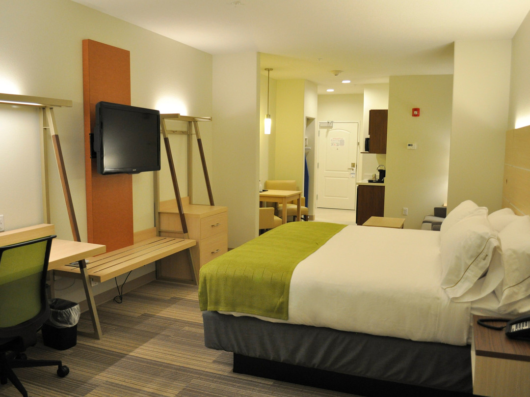 Holiday Inn Express & Suites Price By IHG主图