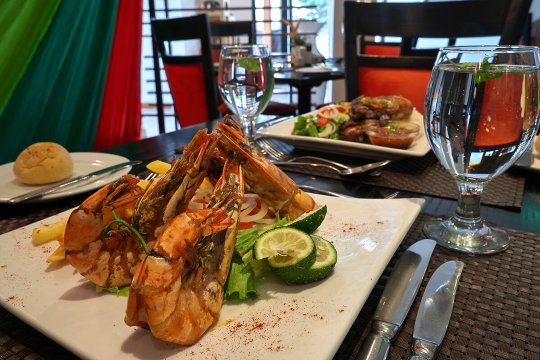 Fiesta Royale Hotel-官方