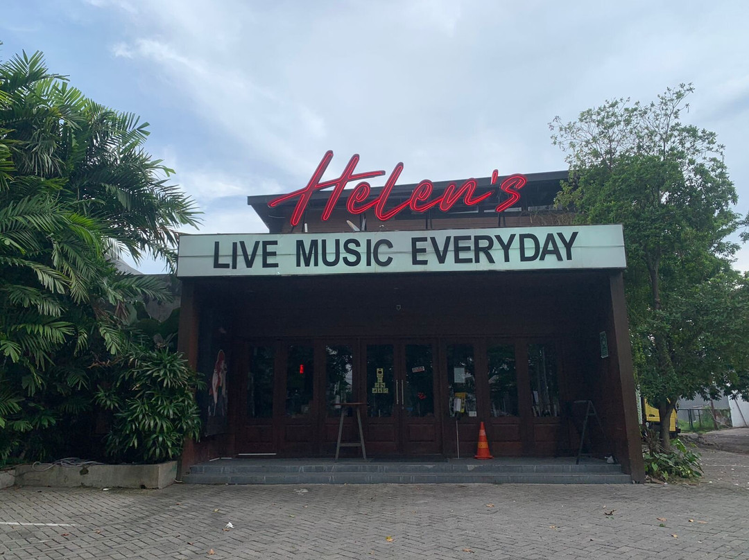 Hw Helen's Night Mart Kertajaya Surabaya