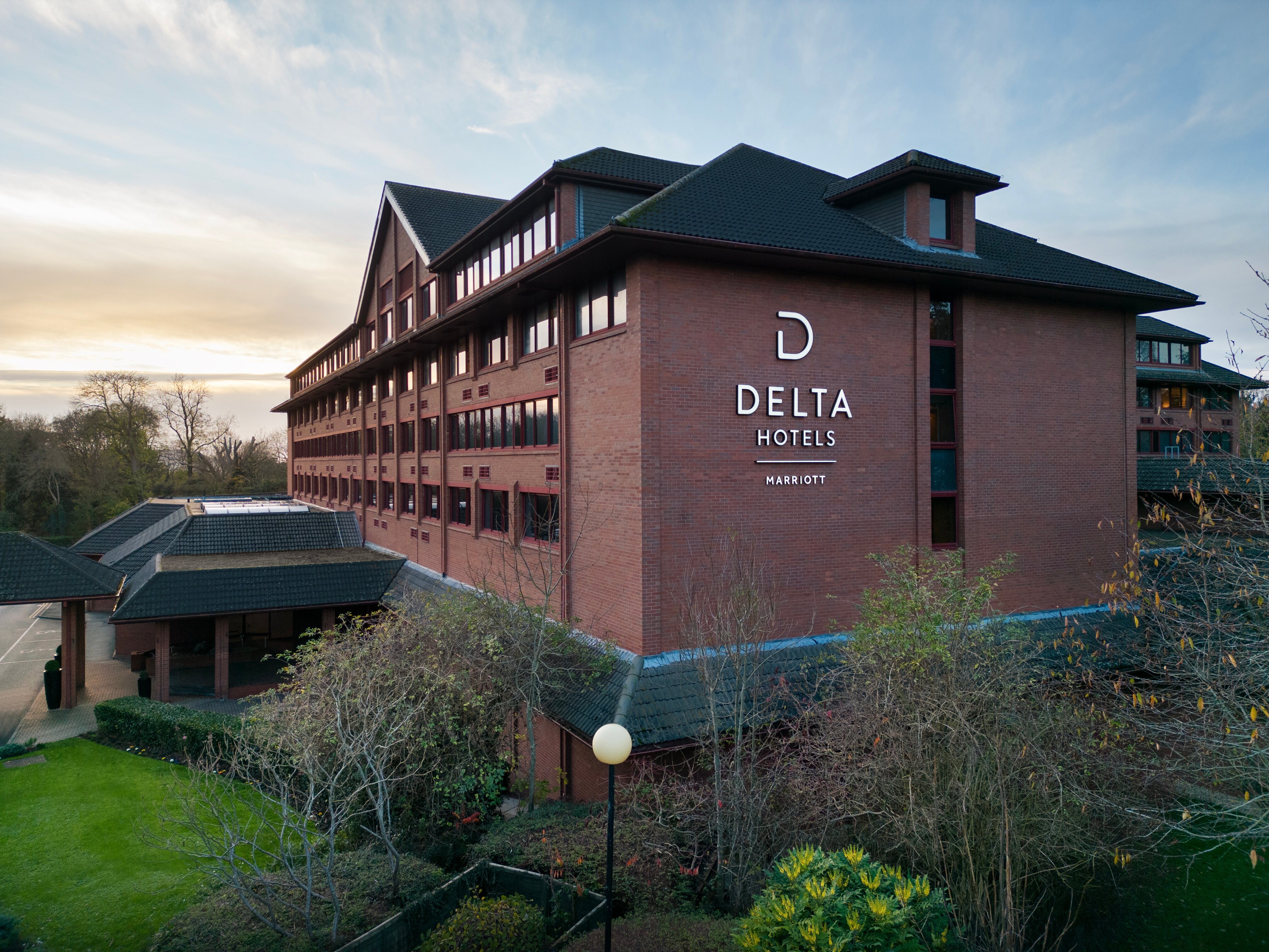 Delta Hotels By Marriott Swindon-浴室