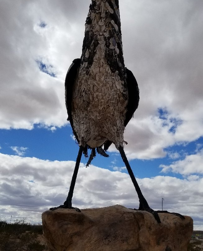 Recycled Roadrunner Sculpture-拉斯克鲁塞斯必去景点