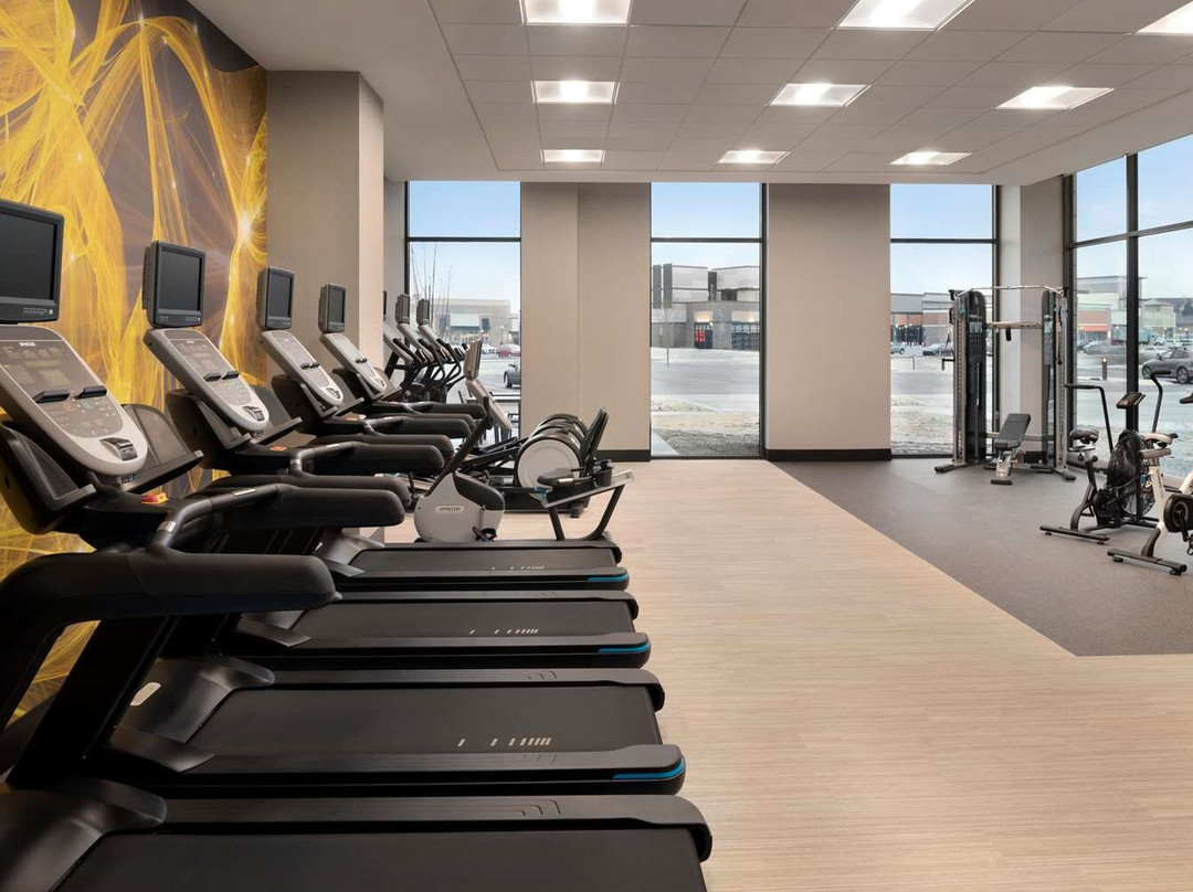 Hilton Garden Inn Milwaukee Brookfield Conference Center主图