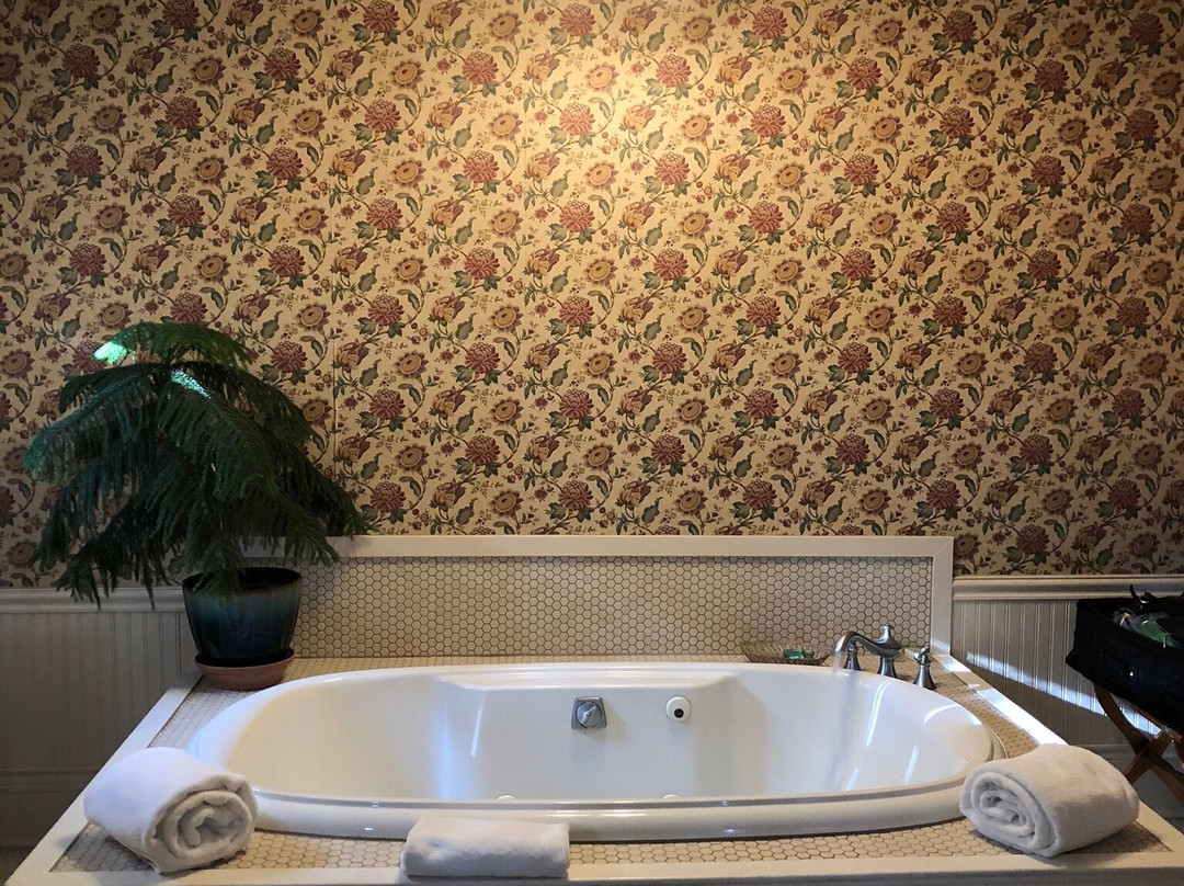 The Carriage House Inn Bed and Breakfast主图