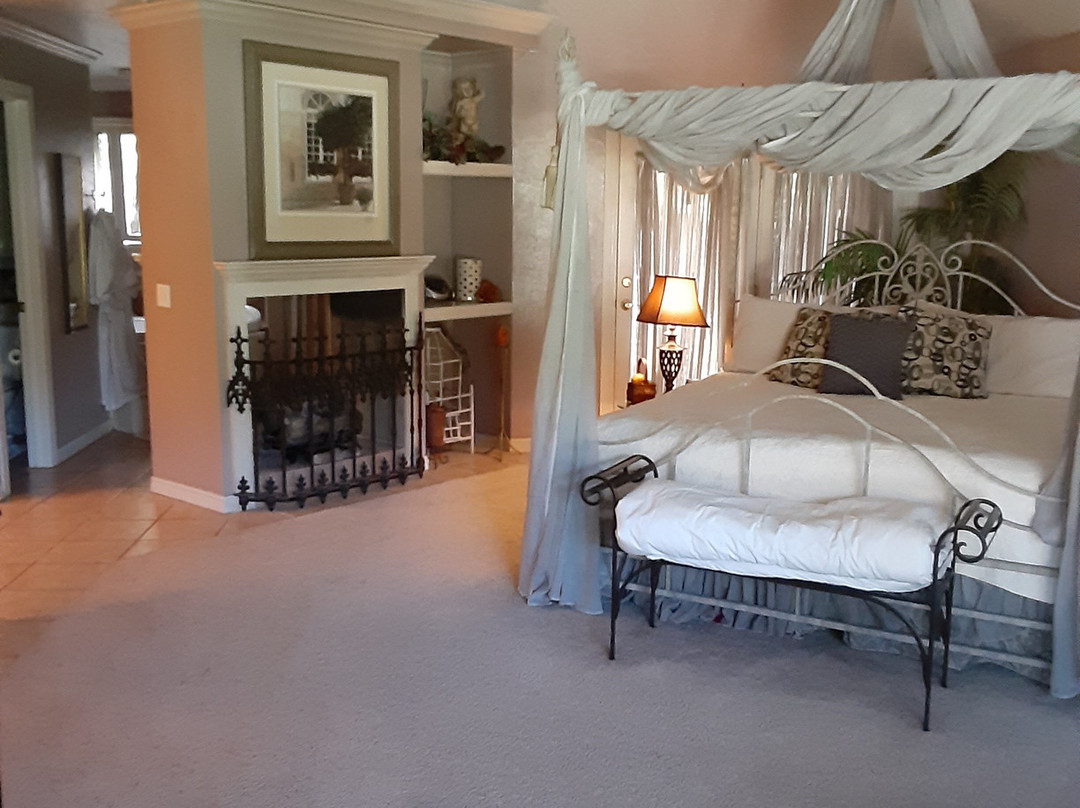 Lindley House Garden Cottages主图