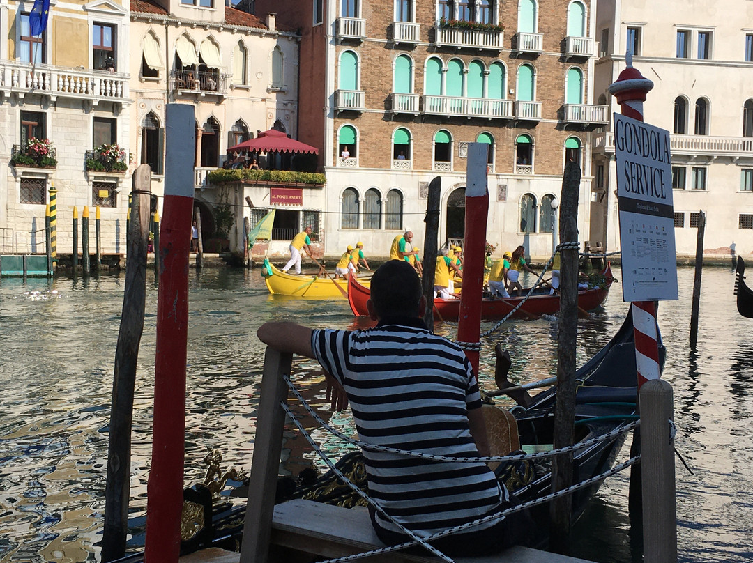 威尼斯赛船节景点图片