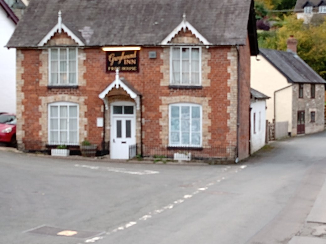 The Greyhound Inn主图