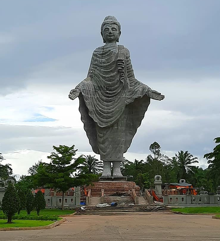 Wat Maha That Wachiramongkol景点图片