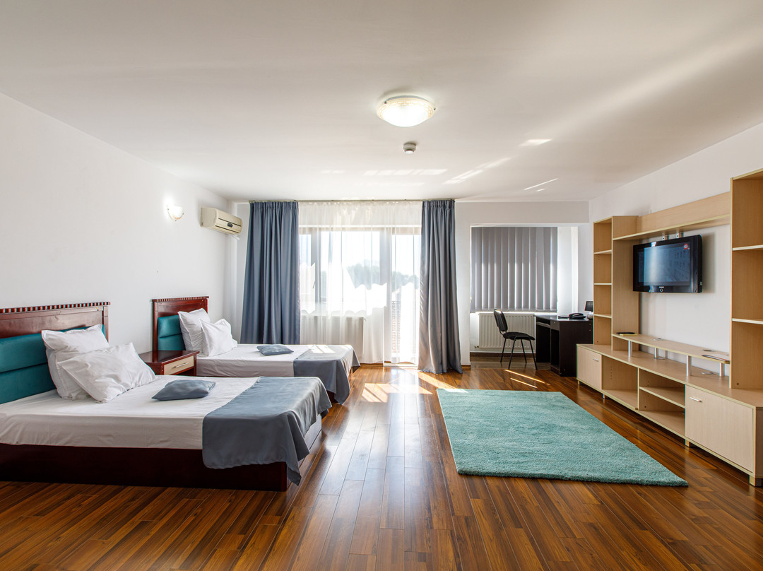 Hotel Lira Pacific主图