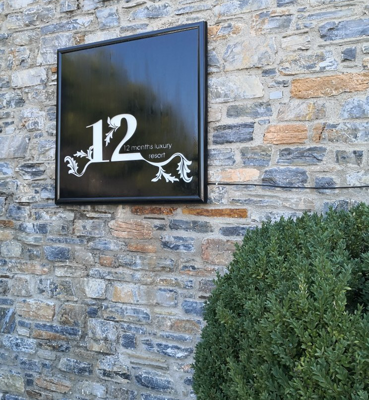 12 Months Luxury Resort主图