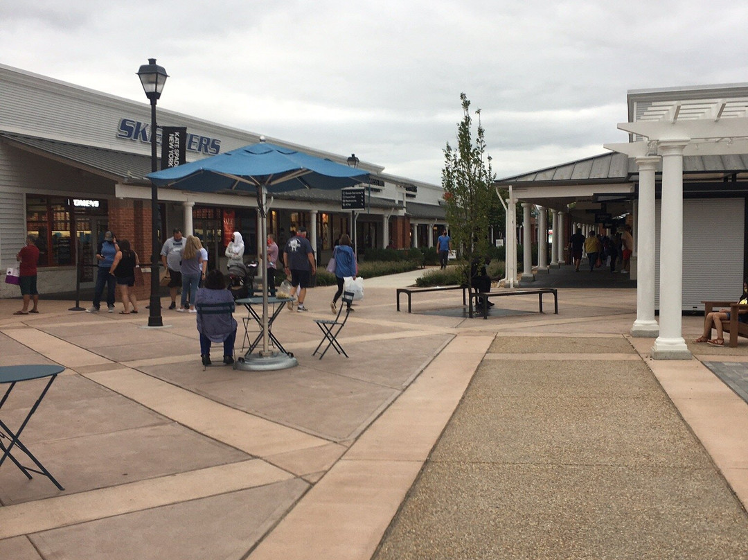 利斯堡角奥特莱斯名品折扣购物中心-Leesburg必去景点