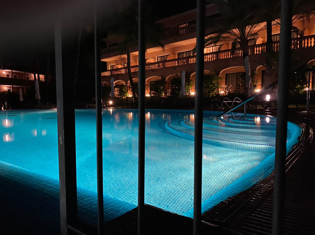 芒港水疗酒店主图