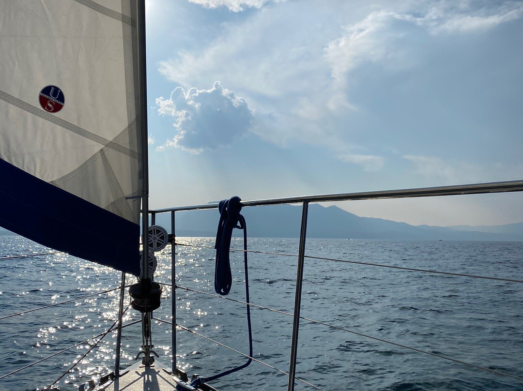 Sail Tahoe Blue Sailing Charters-南太浩湖必去景点