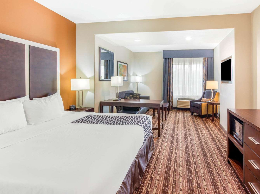 La Quinta Inn & Suites by Wyndham Gonzales TX主图