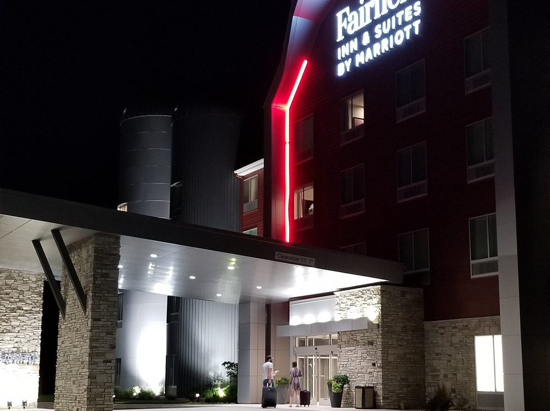 Fairfield by Marriott Inn & Suites Fair Oaks Farms主图