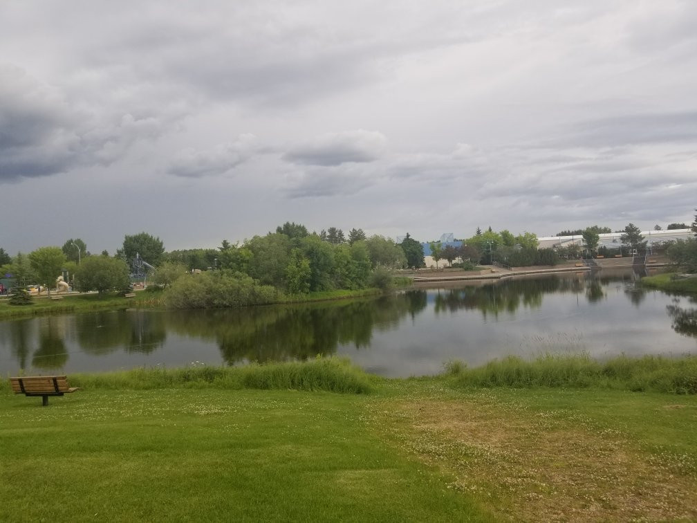 Broadmoor Lake Park景点图片