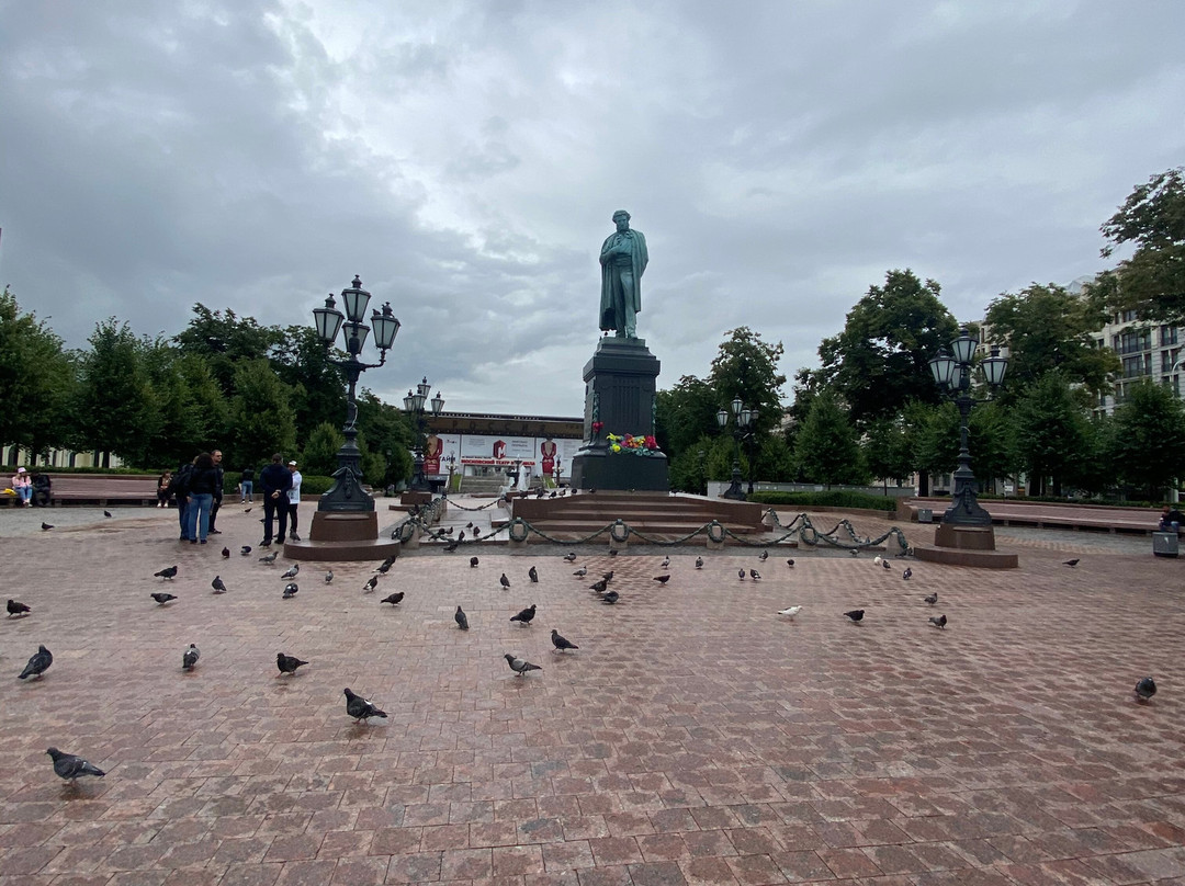 Pushkin Monument景点图片
