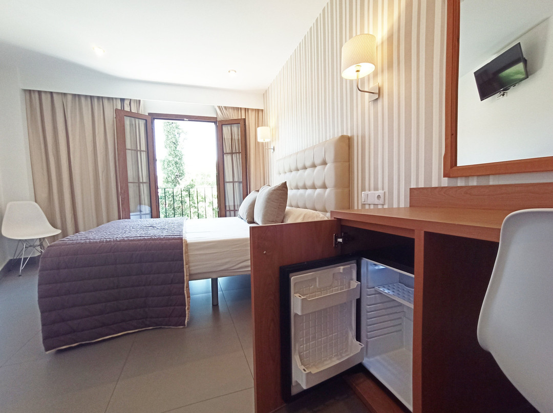 兰布拉埃梅里塔酒店主图