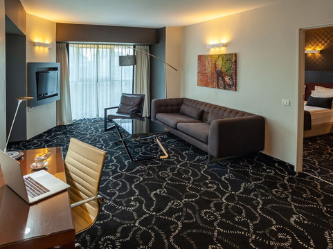 拉马特甘温德姆华美达酒店主图