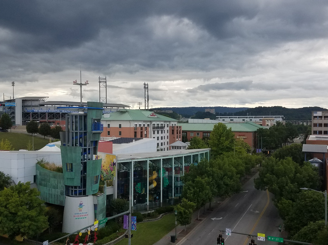 查塔努加市中心欢朋套房酒店主图