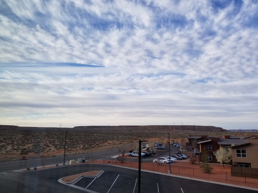 鲍威尔湖汉普顿套房酒店主图