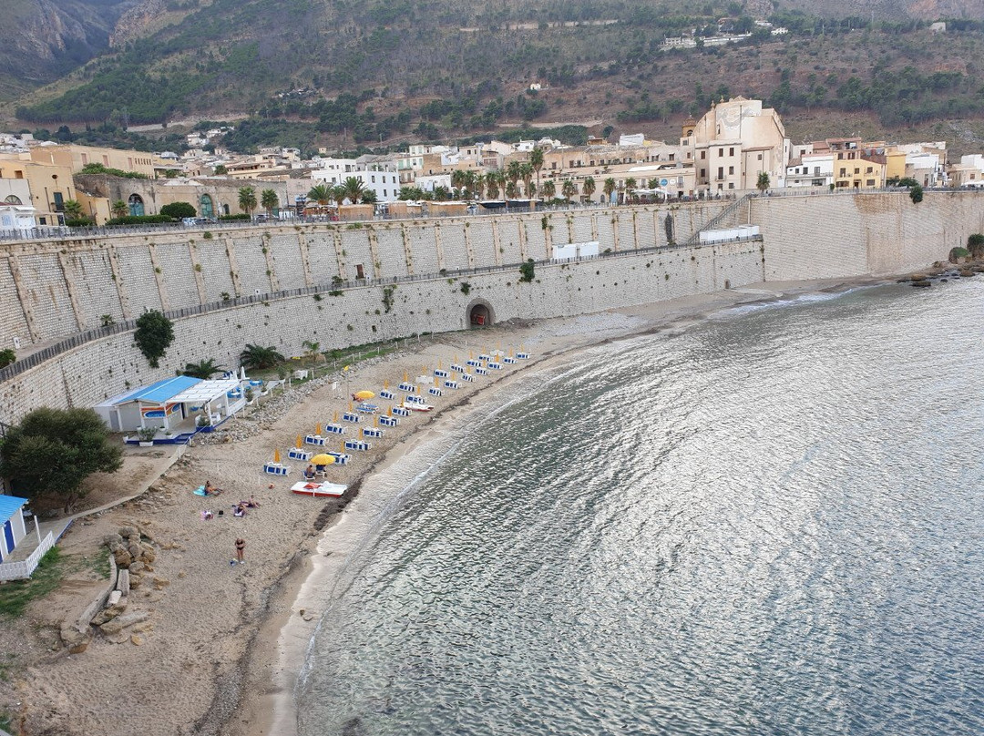 Lido Petrolo-戈尔福海堡必去景点