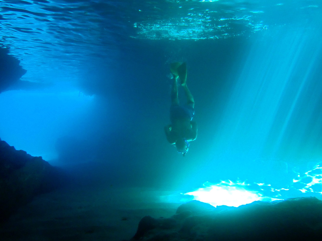 Blue Cave-塔纳岛必去景点