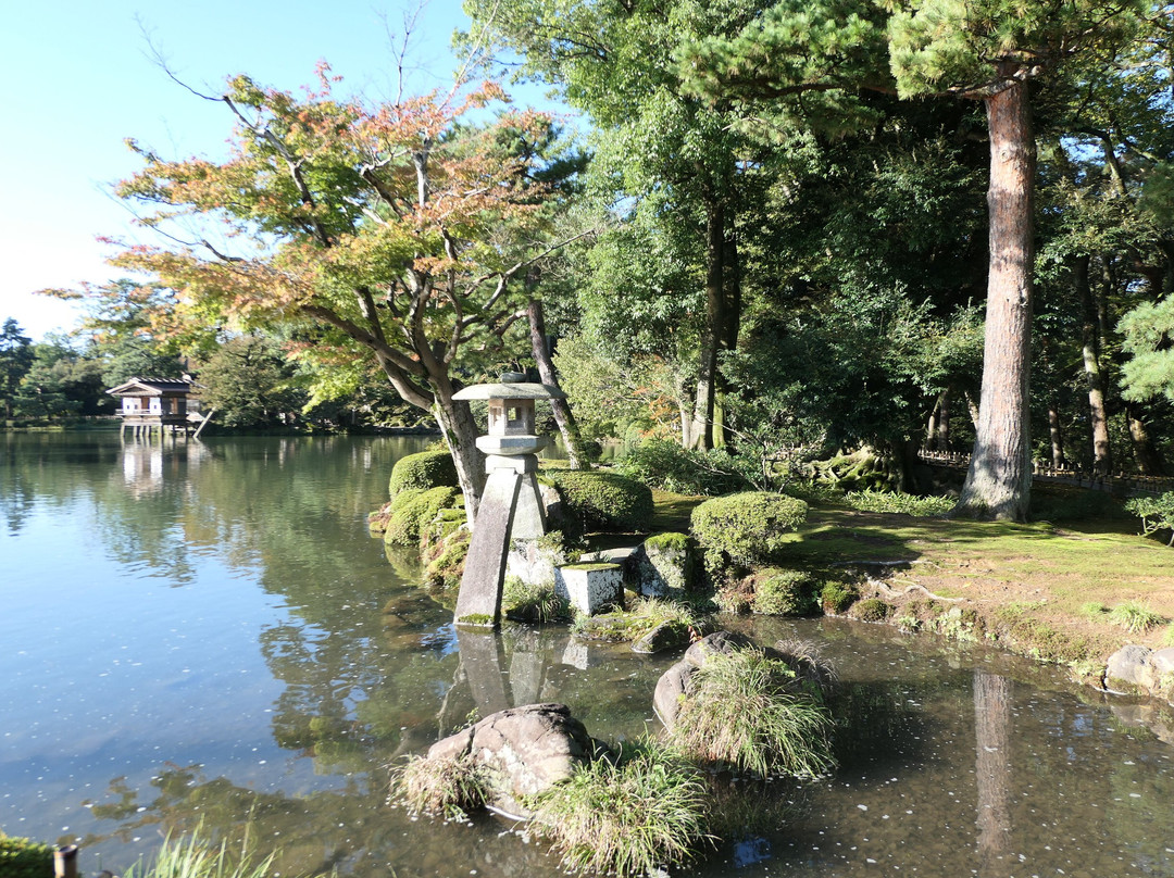 Kenrokuen Kotojitoro-金泽市必去景点